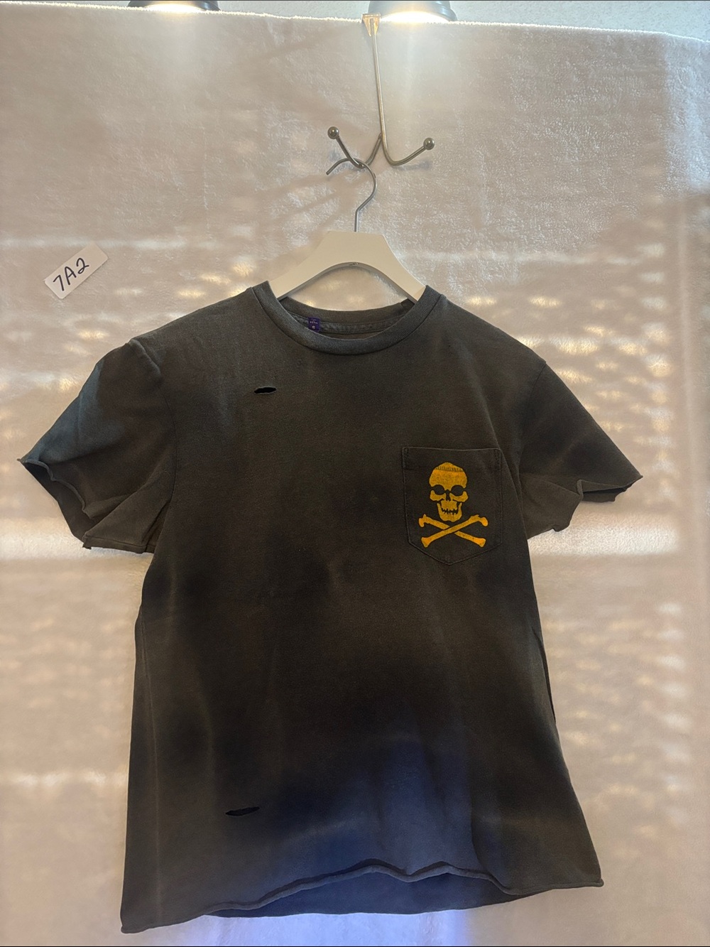 Gallery dept. small tee NWT